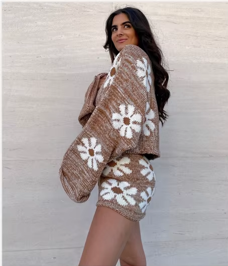 Pretty Flowers Sweater Shorts & Top Outfit Set