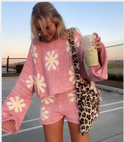 Pretty Flowers Sweater Shorts & Top Outfit Set